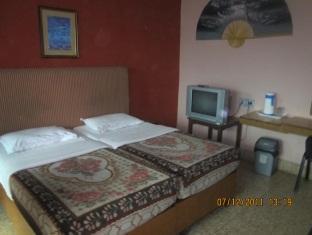 Hotel Ajaya Варанаси Екстериор снимка